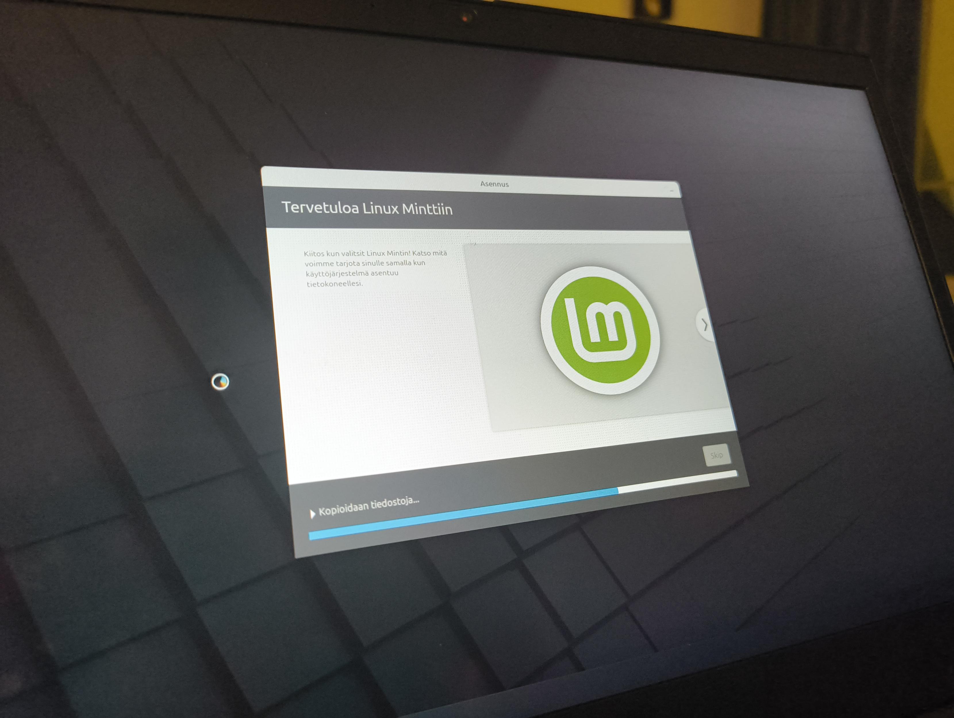 Kuva Linux Mint -käyttiksen asennusruudusta
