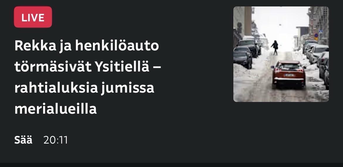 Kuvankaappaus Yle uutisten otsikosta: "Rekka ja henkilöauto törmäsivät Ysitiellä – rahtialuksia jumissa merialueilla"