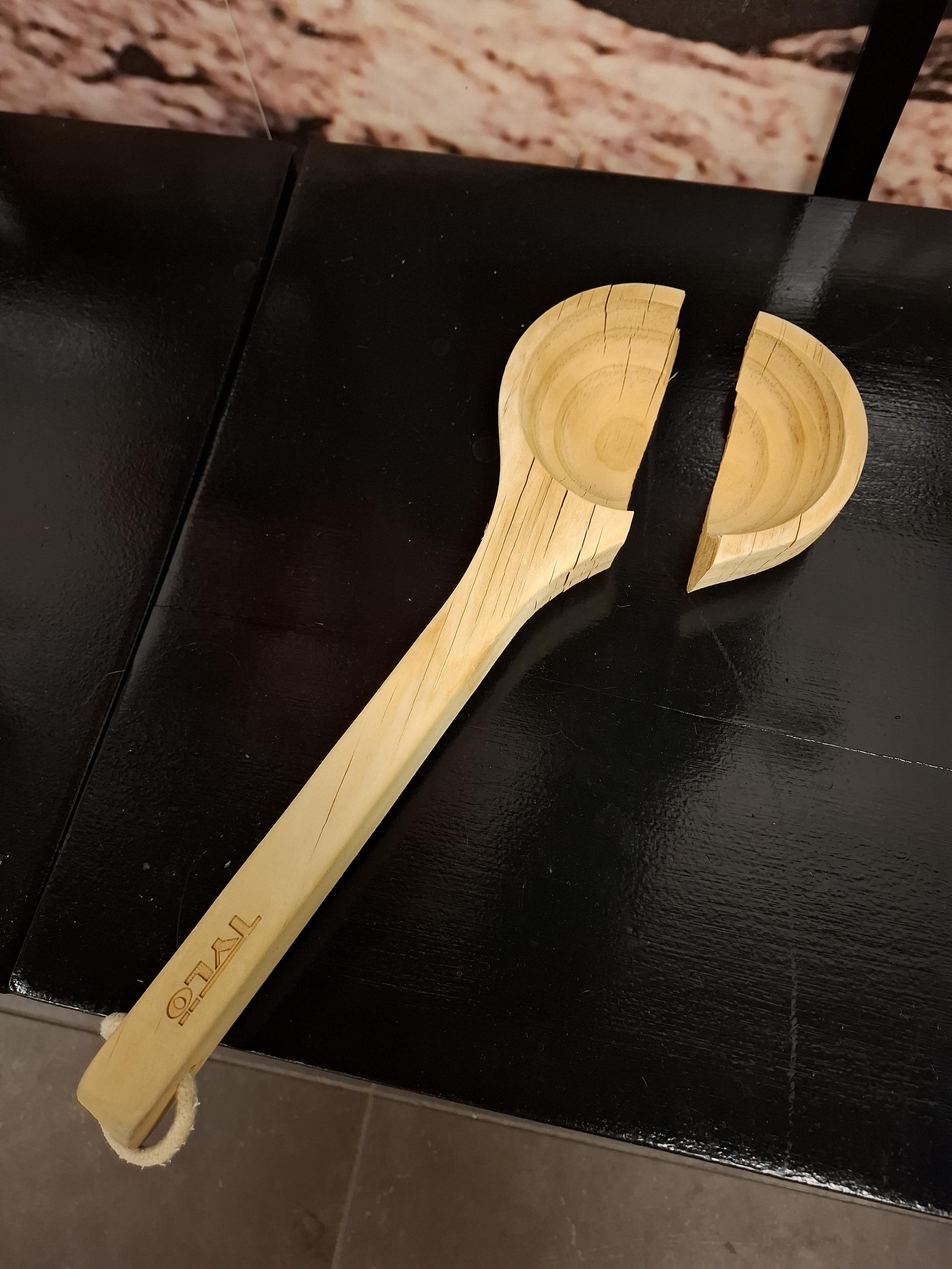 Lauteilla odotti terässangon lisäksi hajonnut kuuppa. Jep jep.